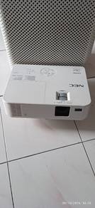 NEC NP-VE303X projector HDMI,  100-240V, 50/60Hz, 