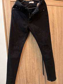 black skinny jeans