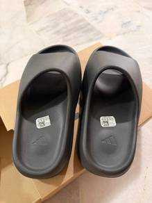 Adidas Yeezy Slide Dark Onyx
