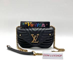 Preloved LV New Wave Chain Bag PM GHW