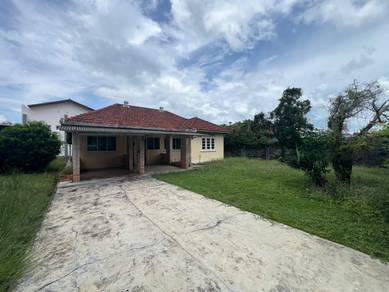 Bungalow House For Rent in Tanjung Bungah,PNG