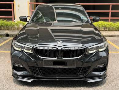 BMW 330i 30i M SPORT in Desa Petaling, KUL