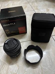 Sigma 30mm f/1.4