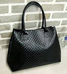 B4831 Retro Black Shoulder Korean Casual Woven Bag