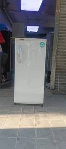 Refrigerator Elba 1door fridge berfungsi baik