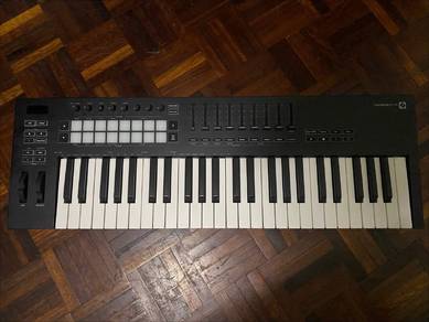 Novation Launchkey49 Midi Controller