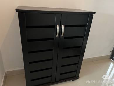 shoe cabinet in good condition