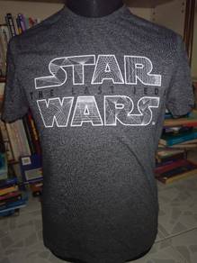 Star Wars: The Last Jedi graphic t-shirt.