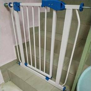 Baby gate