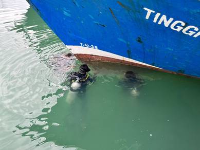 Underwater Hull Cleaning and Inspection