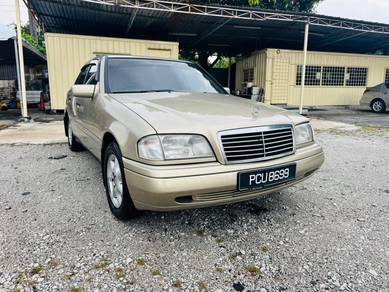 Mercedes Benz C200 200 AVANTGARDE (CKD) in Petaling Jaya, SGR