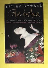 LESLEY DOWNER - GEISHA BOOK Buku