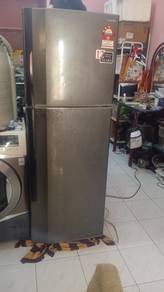 Peti sejuk ais sharp refrigerator fridge 2 pintu