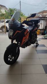 KTM 990