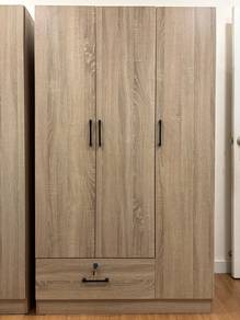 Wardrobe 3 Pintu (2 Unit) - Kondisi Macam Baru