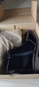 JOHNSON COSSACK Leather zippered boots