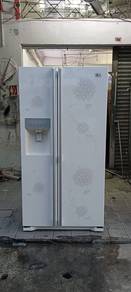 LG side by side 2 doors fridge refrigerator 567Li