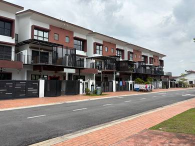 3-storey Terraced House For Sale in Puchong,SGR
