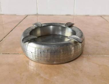 Ash tray antique Selangor Pewter ashtray