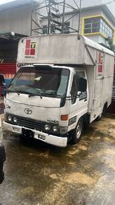 Toyota Hiace in Desa Petaling, KUL