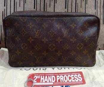 RARE LV LOUIS VUITTON Monogram Pouch Clutch