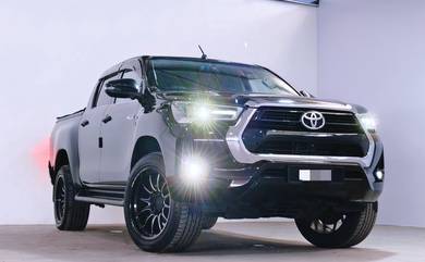 Toyota Hilux DOUBLE CAB 2.4V (AT) 4X4 in Johor Bahru, JHR
