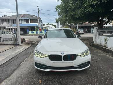 BMW 320i 20i SPORT LINE (CKD) in Bukit Tengah, PNG