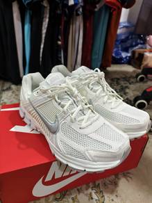 Nike Vomero 5 