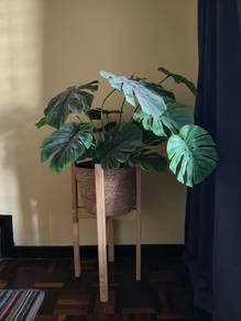 Fake plant (with pot and stand)