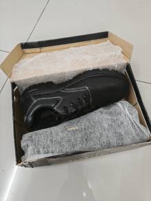 Safety Shoes to let go