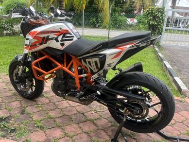 KTM 690 Duke R