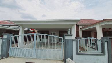Semi-Detached House For Rent in Batu Berendam,MLK