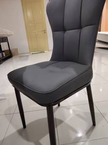 6 Leather chairs - Dining Table