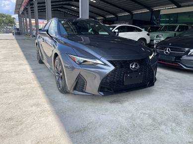 Lexus IS 300 F-SPORT in Kajang, SGR