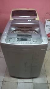 Mesin basuh LG 14kg