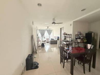 Condominium For Sale in Suasana Lumayan