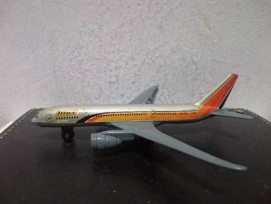 2009 Matchbox Boeing 787-8 Aircraft