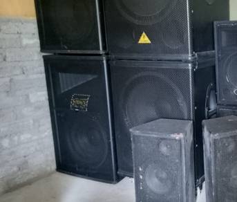 Behringer Professional 1,800-Watt 18" PA Subwoofer
