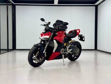 Ducati Streetfighter V2