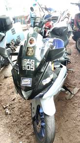 Yamaha R15