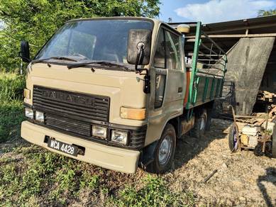 daihatsu delta v57a jack