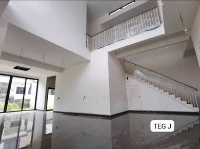 Semi-Detached House For Sale in Setia Alam,SGR
