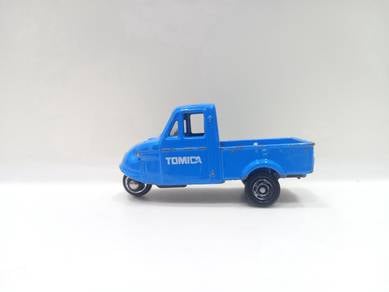 Tomica No. 62 Daihatsu Midget Mini Truck Diecast