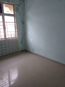 Flat For Sale in Shop Apartment Taman Putra Kajang