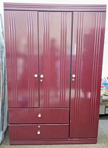 Almari Baju 3 Pintu 