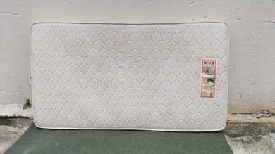 YE22A Tilam Super Single Spring Mattress 5"