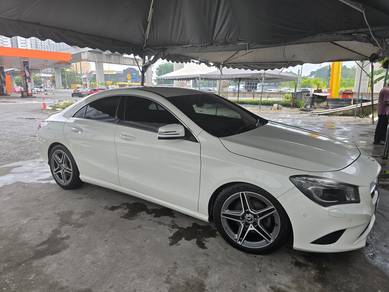 Mercedes Benz CLA180 180 (CBU) in Klang, SGR
