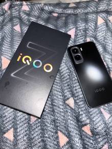 IQoo z11 