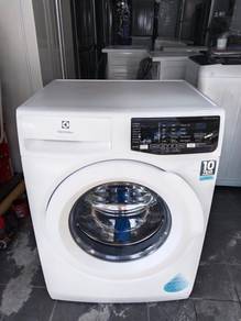 Front load hot washer 7.5kg Electrolux