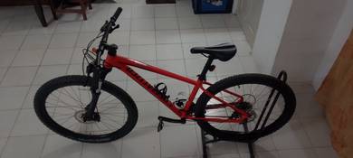 Specialized Pitch bike (include free accessories)